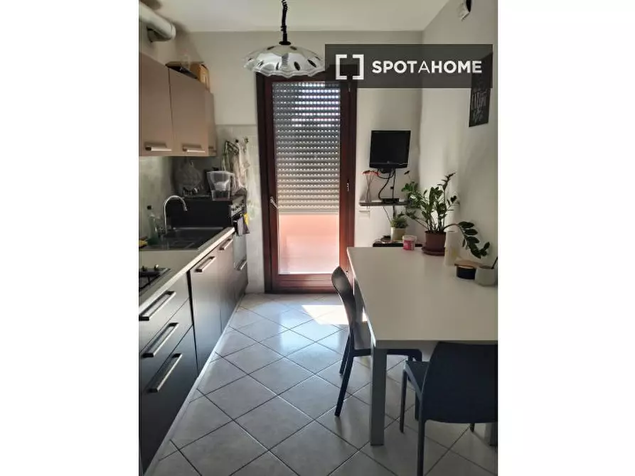 Immagine 3 di Camera condivisa in affitto  in Viale Sarca a Milano