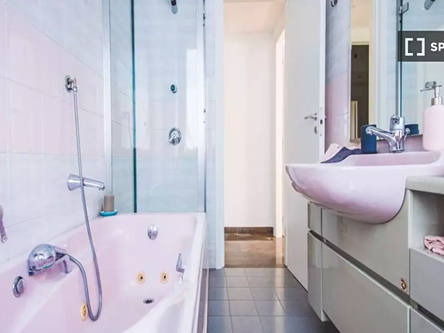 Immagine 16 di Camera condivisa in affitto  in Via Achille Zezon a Milano