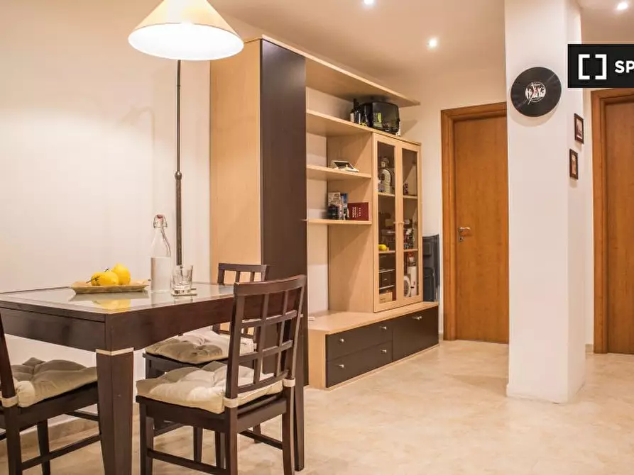 Immagine 9 di Camera condivisa in affitto  in Via Baldo degli Ubaldi a Roma