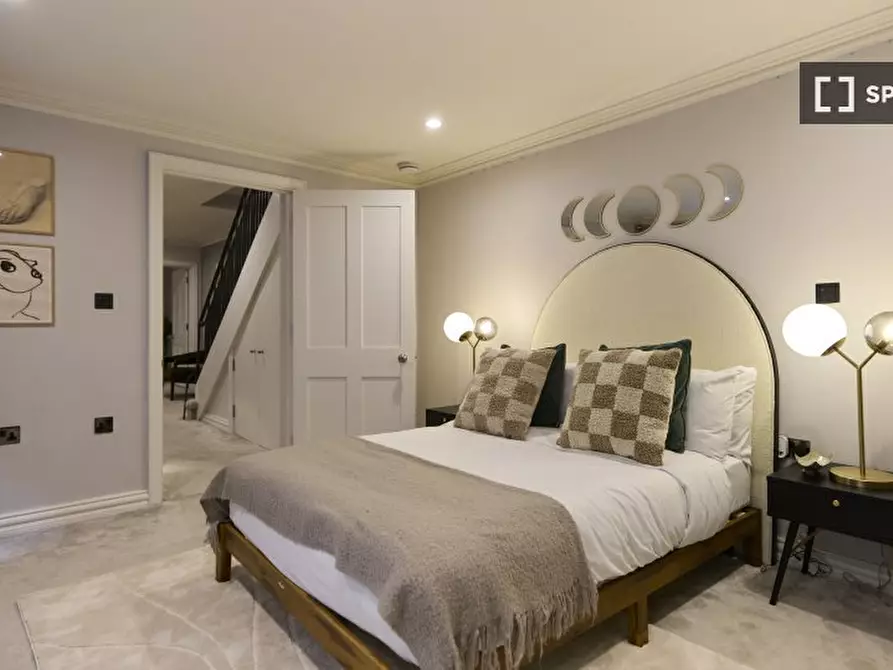 Immagine 2 di Appartamento in affitto  in Kensington Gardens Square a Paddington