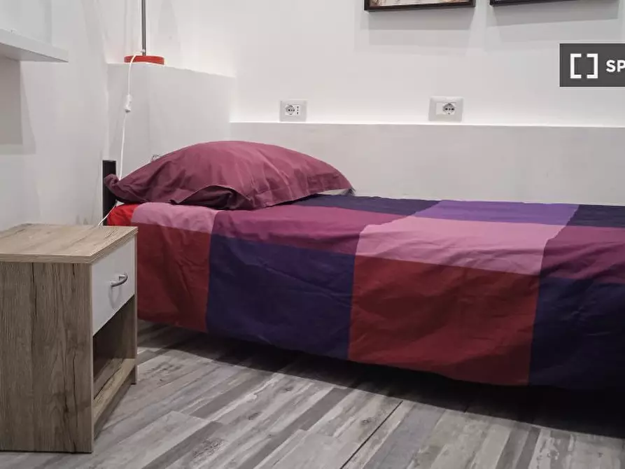 Immagine 5 di Camera condivisa in affitto  in V.le Leonardo da Vinci a Roma