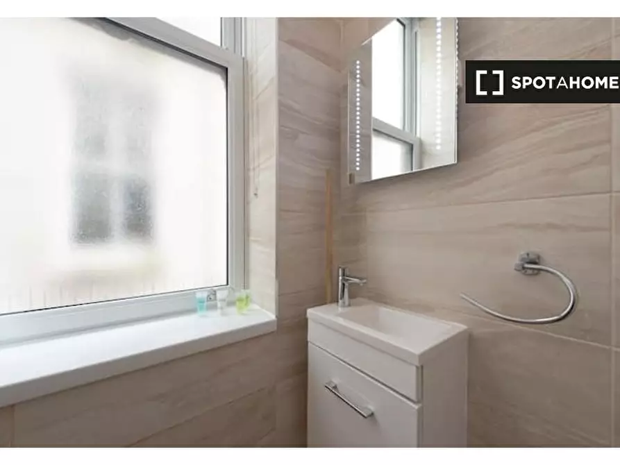 Immagine 14 di Appartamento in affitto  in Flat a Hackney