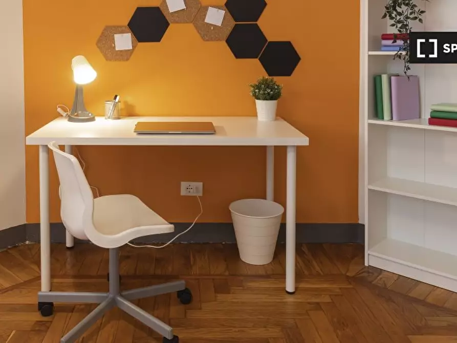 Immagine 2 di Camera condivisa in affitto  in Via Stefano Maria Clemente a Torino