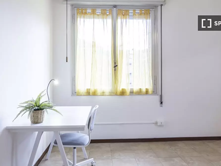 Immagine 4 di Camera condivisa in affitto  in Via Donato Creti a Bologna