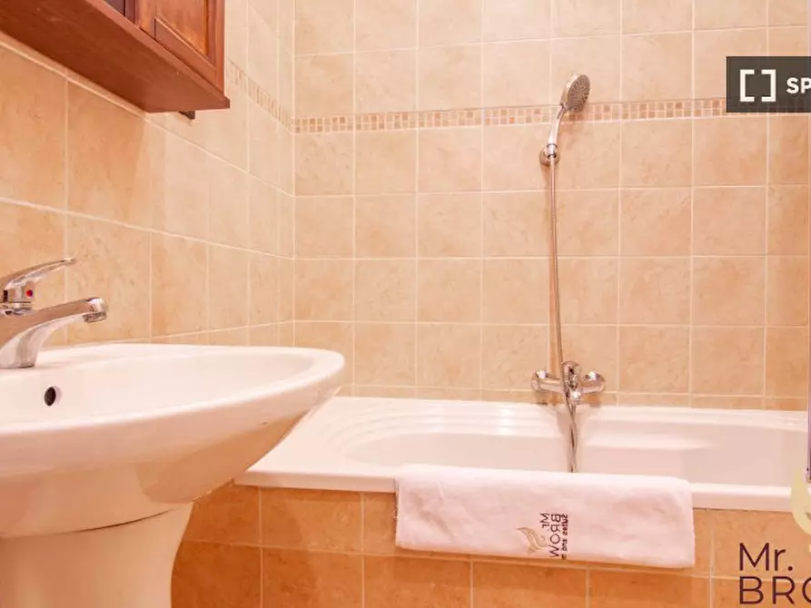 Immagine 11 di Camera condivisa in affitto  in Via Giorgio Pallavicino a Roma