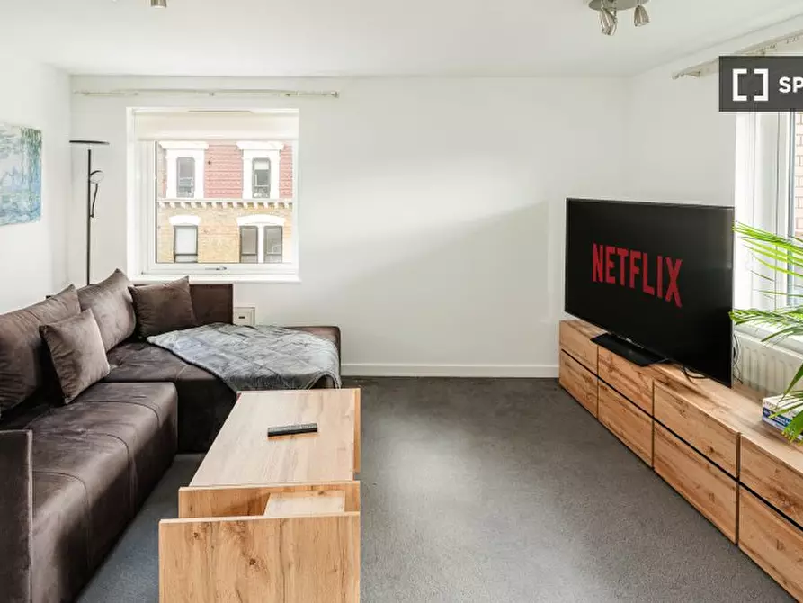Immagine 8 di Appartamento in affitto  in Newport Court a Camden Town