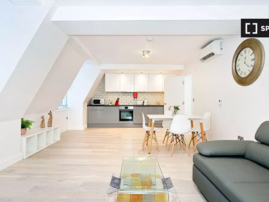Immagine 2 di Appartamento in affitto  in Flat Eldon Chambers a 