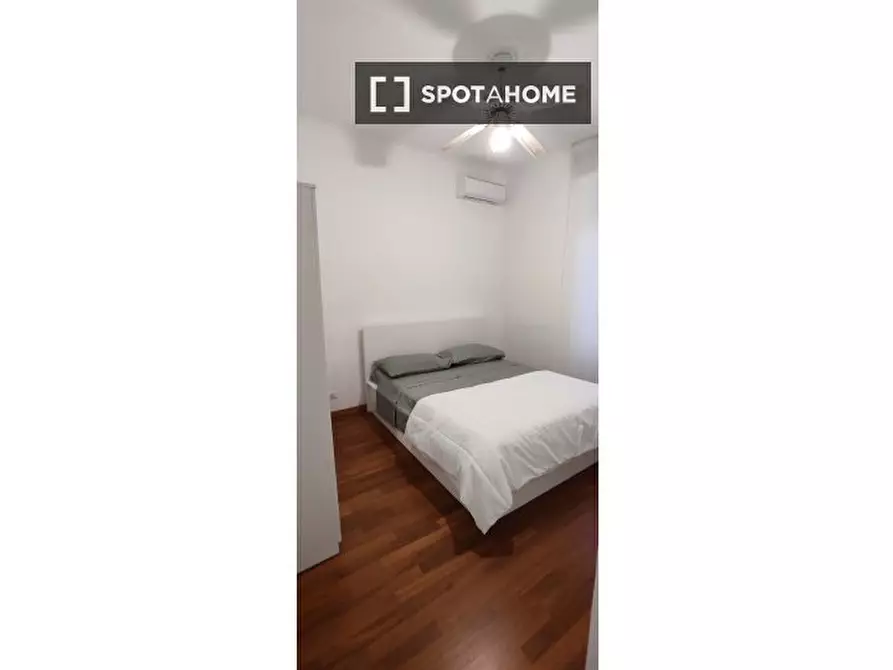 Immagine 13 di Appartamento in affitto  in Via Rossano a Roma