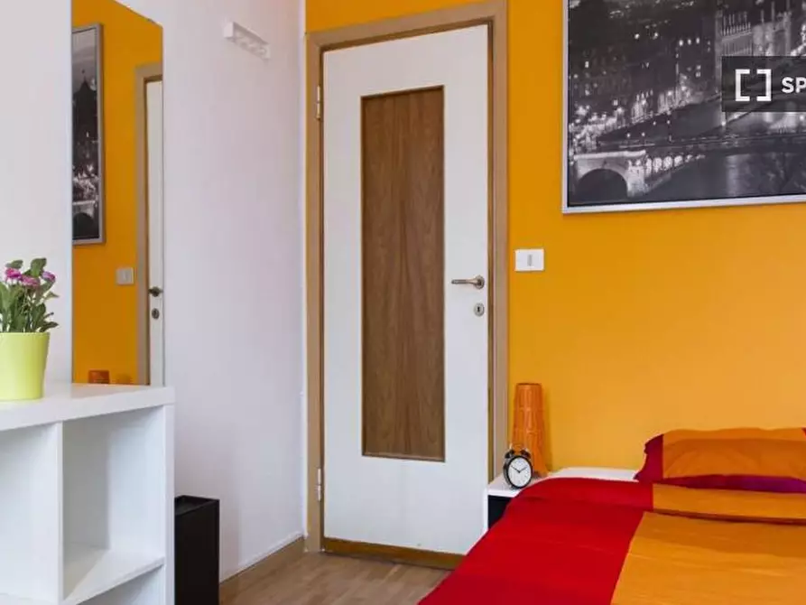 Immagine 3 di Camera condivisa in affitto  in Via Salvatore Barzilai a Milano