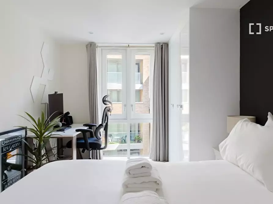 Immagine 3 di Appartamento in affitto  in Broomhill Road a Wandsworth