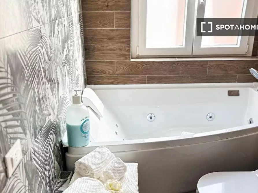 Immagine 17 di Appartamento in affitto  in Vicolo del Monte delle Capre a Roma