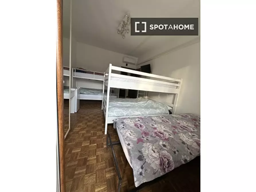 Immagine 14 di Camera condivisa in affitto  in Piazza Angilberto II a Milano