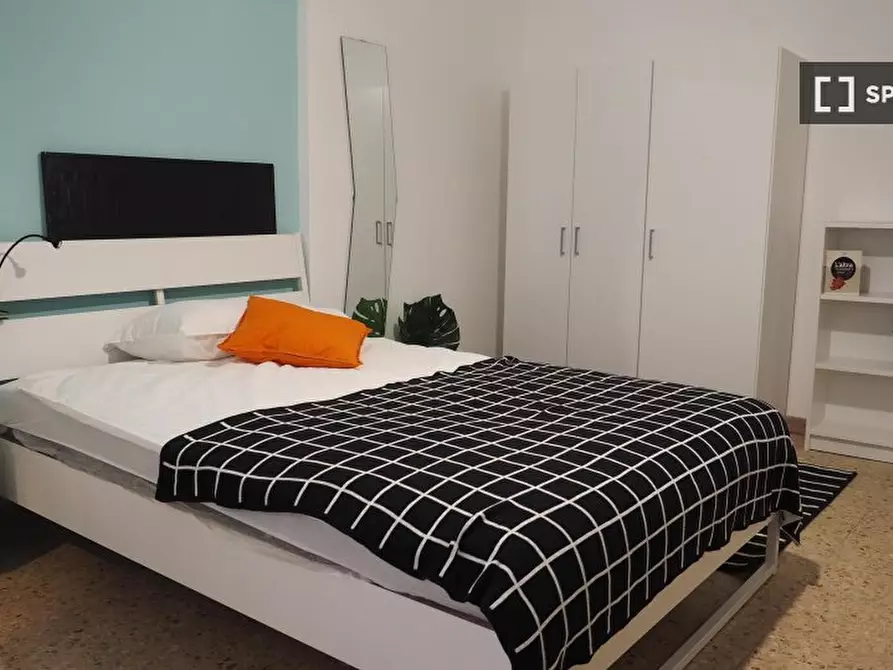 Immagine 4 di Camera condivisa in affitto  in Via Amedeo Ugolini a Torino