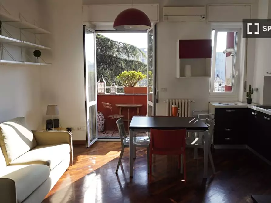 Immagine 16 di Appartamento in affitto  in Via Tavazzano a Milano