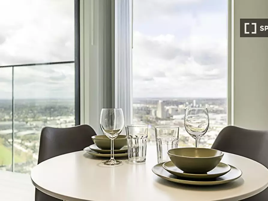 Immagine 16 di Appartamento in affitto  in Icon Tower a Ealing