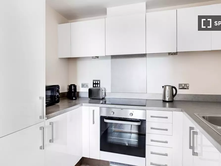 Immagine 8 di Appartamento in affitto  in Battersea Park Rd a Lambeth
