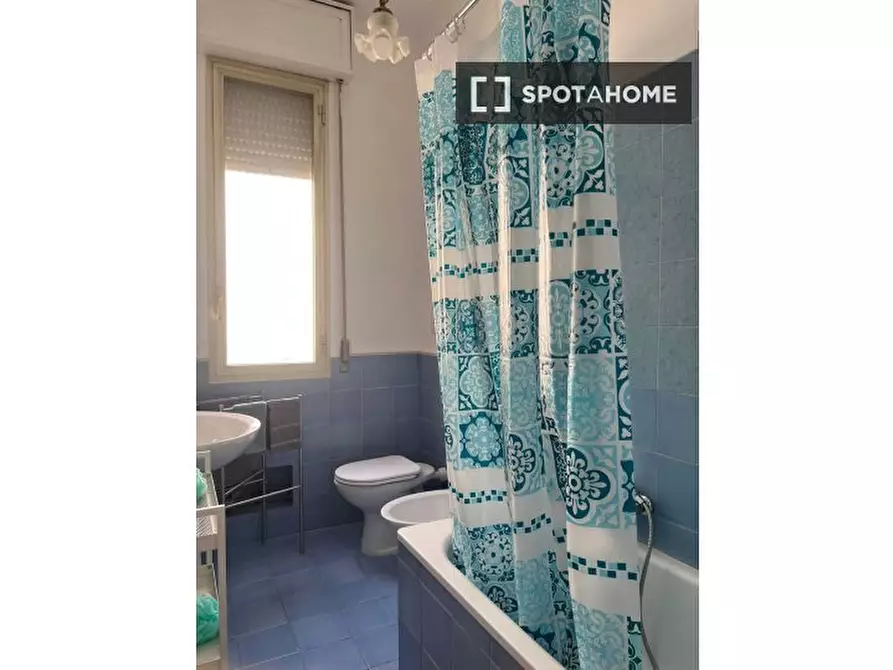 Immagine 13 di Camera condivisa in affitto  in Mario Bastia a Bologna