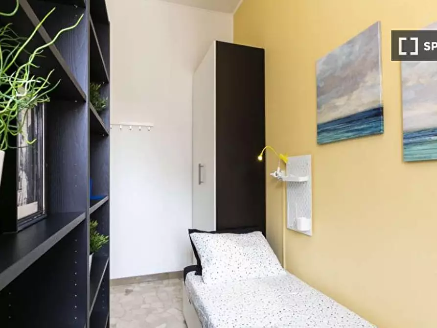 Immagine 3 di Camera condivisa in affitto  in Viale Beatrice D'Este a Milano