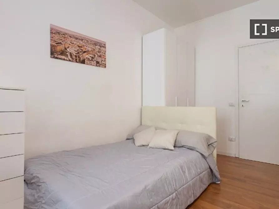 Immagine 2 di Camera condivisa in affitto  in Via Felice Casati a Milano