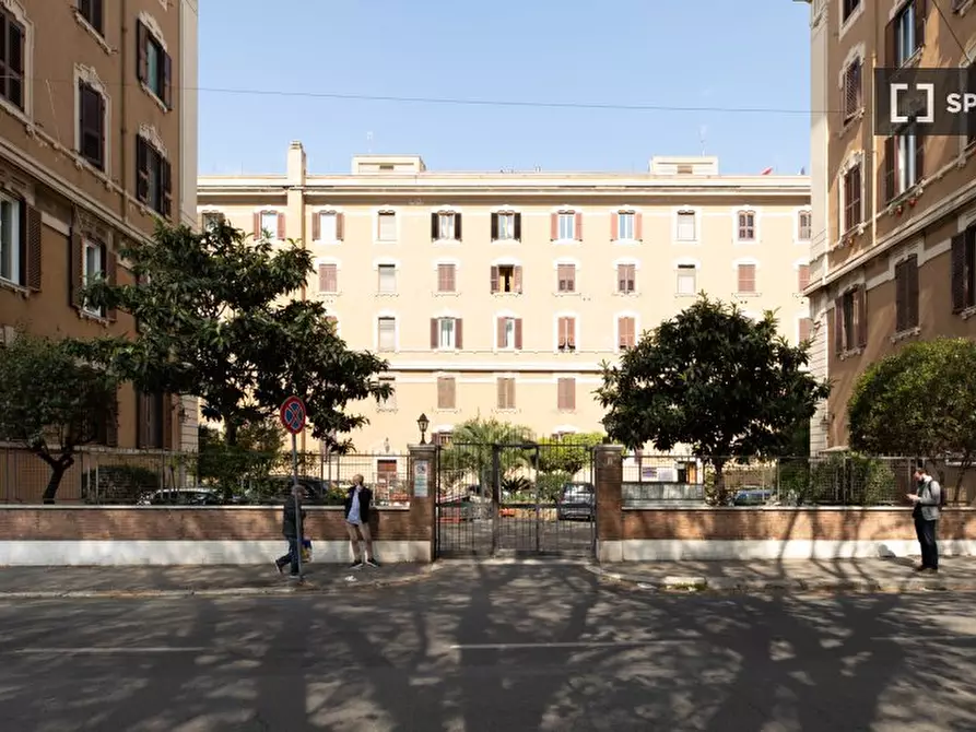 Immagine 2 di Appartamento in affitto  in Piazza di S. Croce in Gerusalemme a Roma