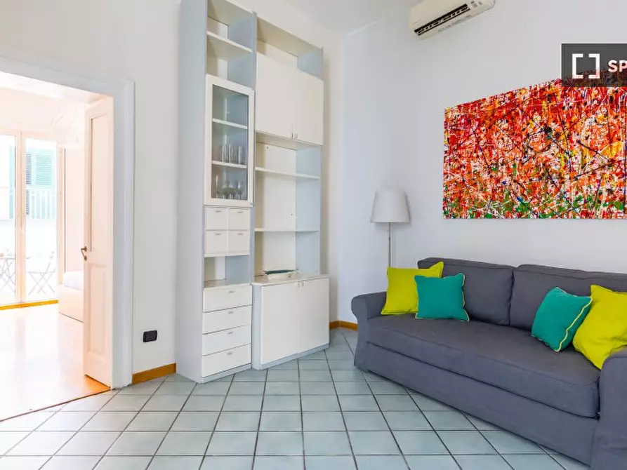 Immagine 13 di Appartamento in affitto  in Via Chiaia a Napoli