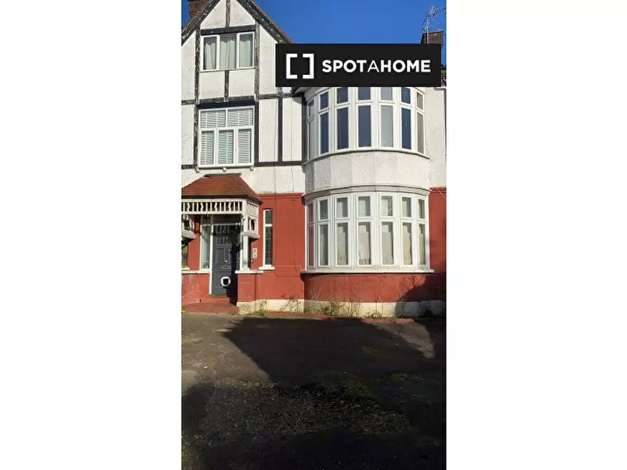Immagine 8 di Ufficio in affitto  in Chatsworth Rd a Brent