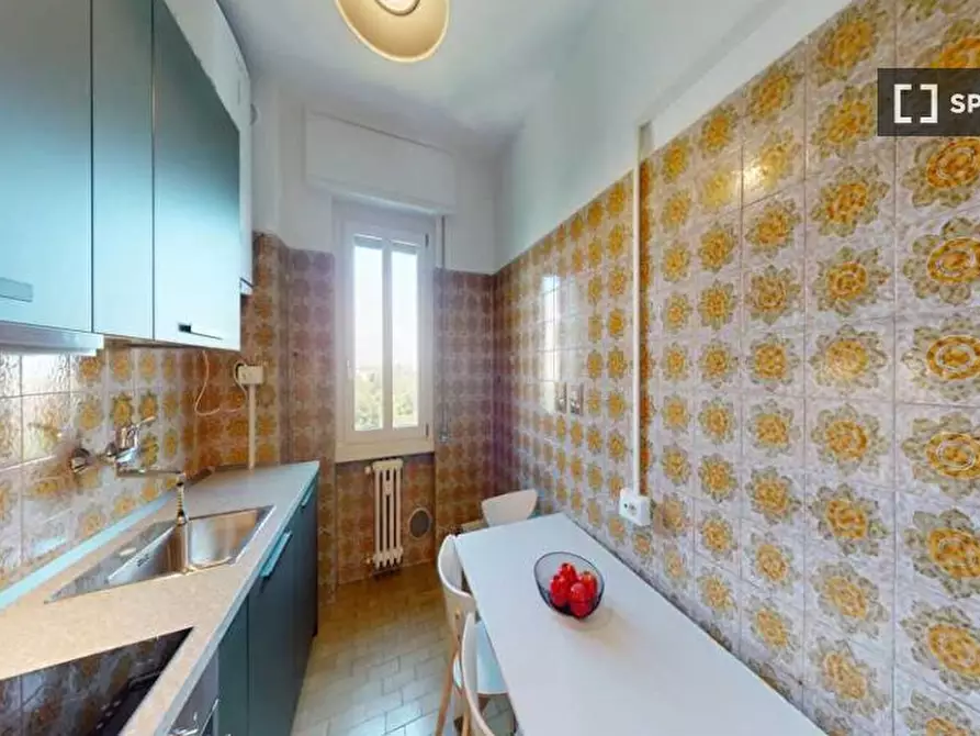 Immagine 3 di Camera condivisa in affitto  in Via Luigi Bertelli a Milano