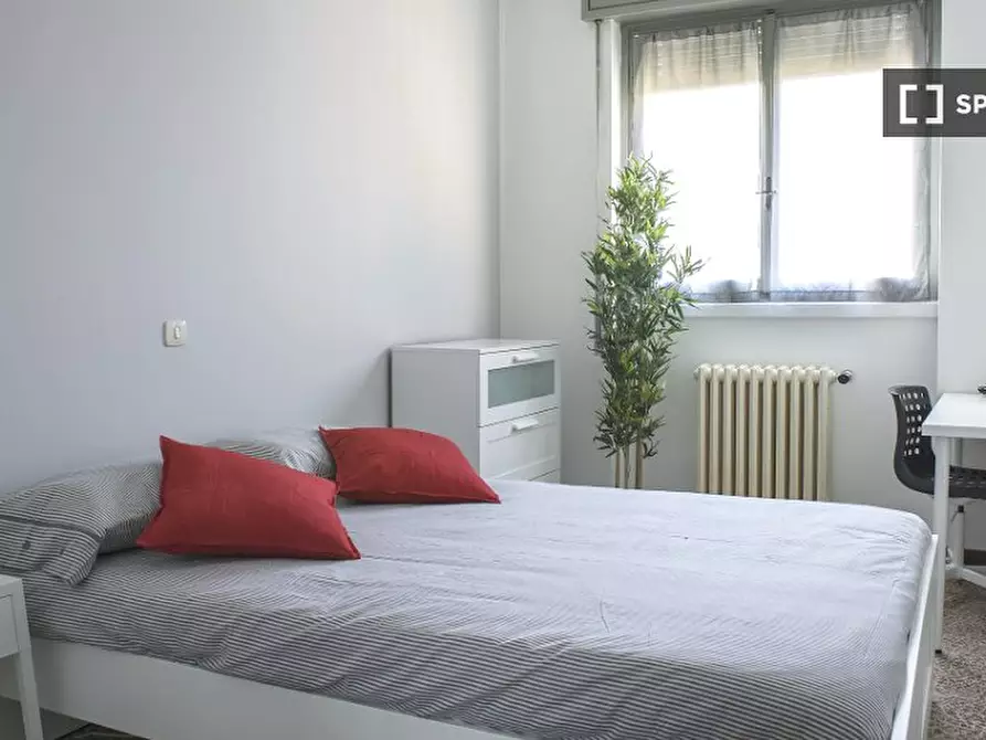 Immagine 10 di Camera condivisa in affitto  in Via Federico Engels a Milano