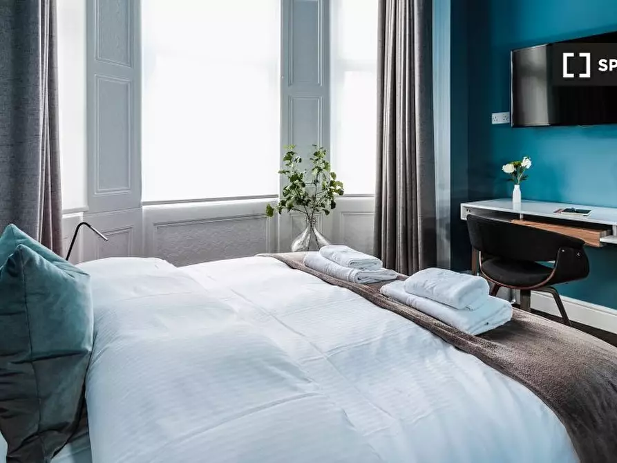 Immagine 1 di Ufficio in affitto  in Knaresborough Pl a Kensington