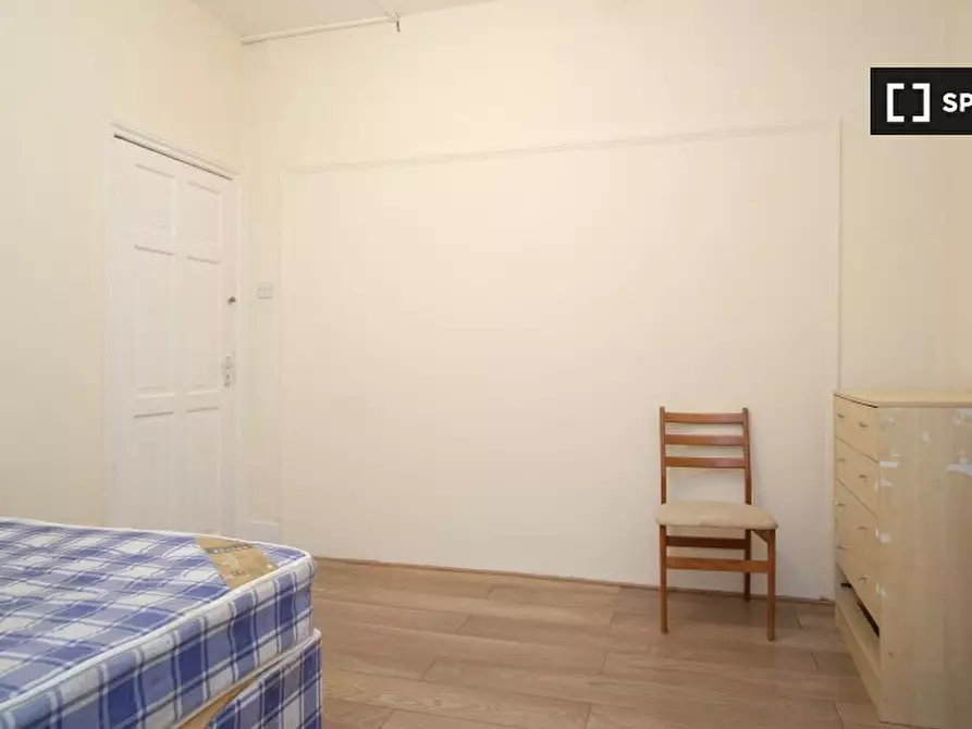 Immagine 2 di Camera condivisa in affitto  in High St, Walthamstow a Walthamstow