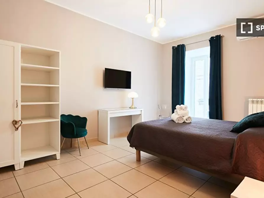 Immagine 17 di Appartamento in affitto  in Via dei Tribunali a Napoli