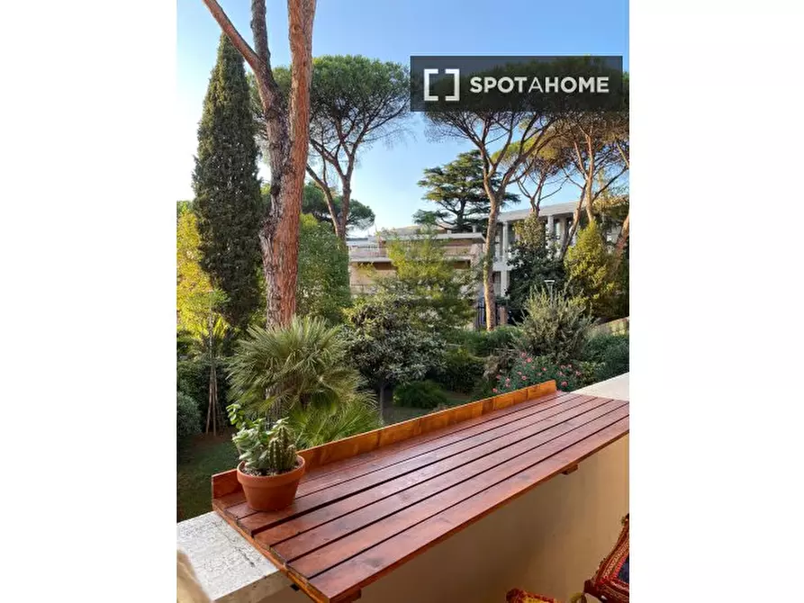 Immagine 13 di Appartamento in affitto  in Salita del Poggio Laurentino a Roma