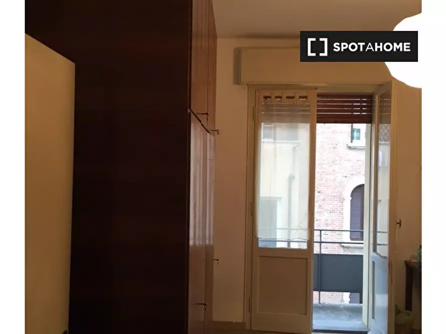 Immagine 2 di Camera condivisa in affitto  in Via Filippo Turati a Bologna