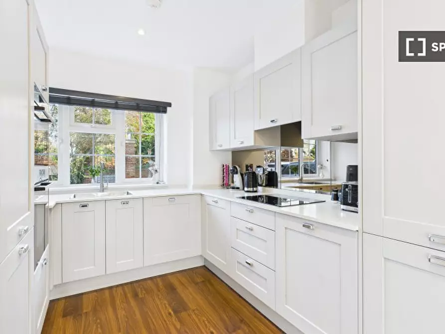 Immagine 5 di Appartamento in affitto  in Purley Downs Rd a Croydon