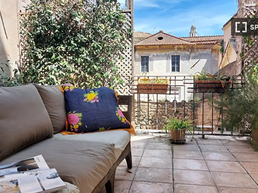 Immagine 16 di Appartamento in affitto  in Via del Portico d'Ottavia a Roma