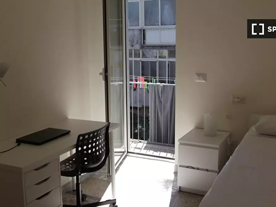 Immagine 9 di Camera condivisa in affitto  in Via Domenico Quaranta a Napoli