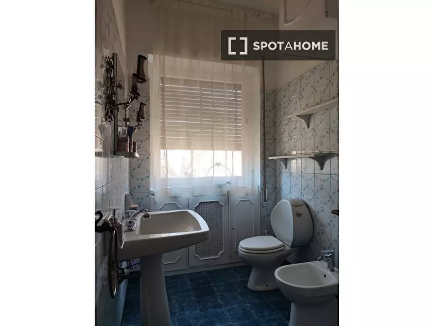 Immagine 7 di Camera condivisa in affitto  in Via della Camilluccia a Roma