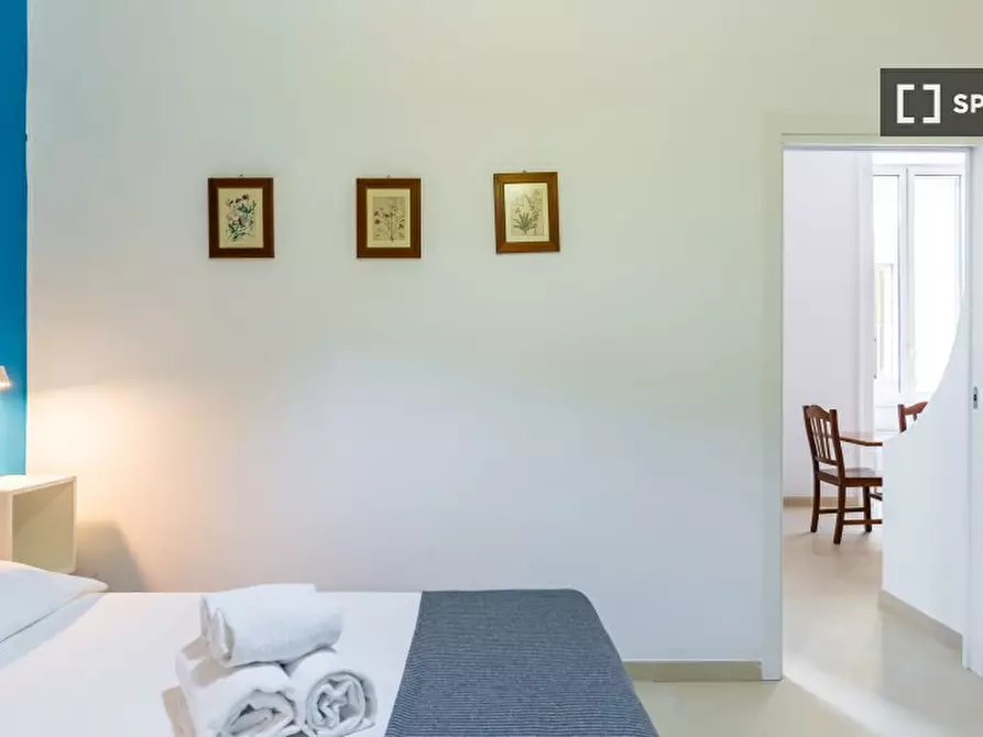 Immagine 13 di Appartamento in affitto  in Via Suor Orsola a Napoli