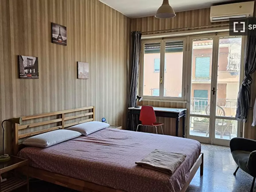 Immagine 1 di Camera condivisa in affitto  in Via Alba a Roma
