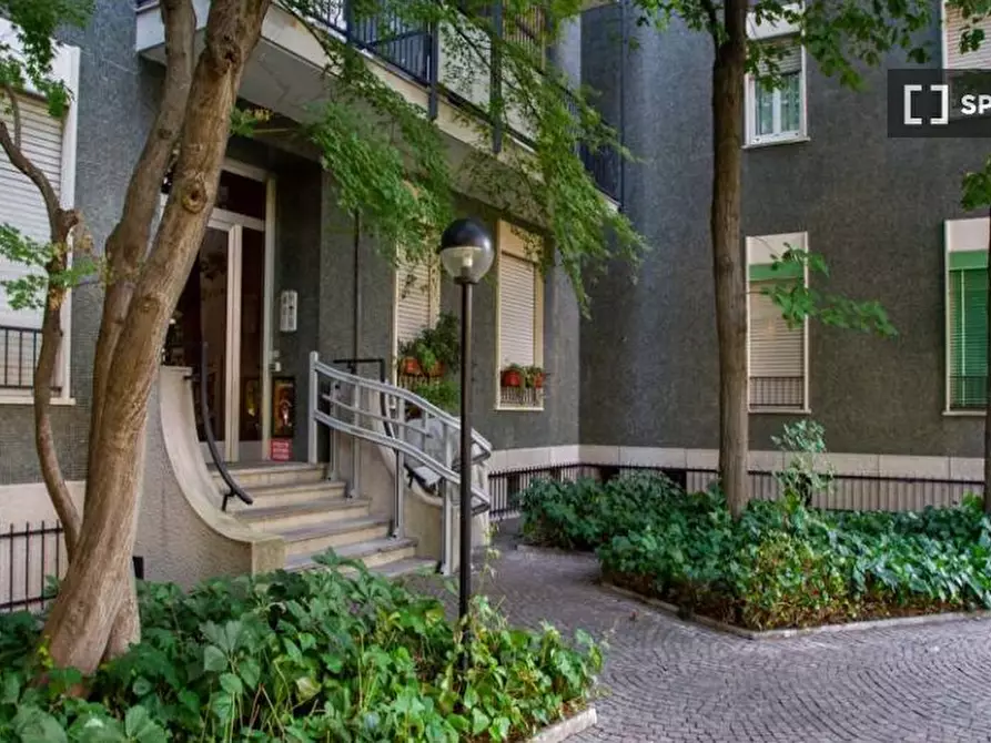 Immagine 19 di Camera condivisa in affitto  in Viale San Gimignano a Milano