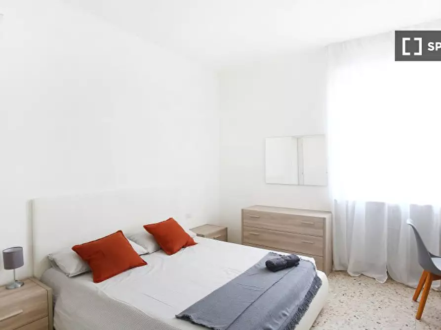 Immagine 2 di Camera condivisa in affitto  in Via Lodovico Pavoni a Milano
