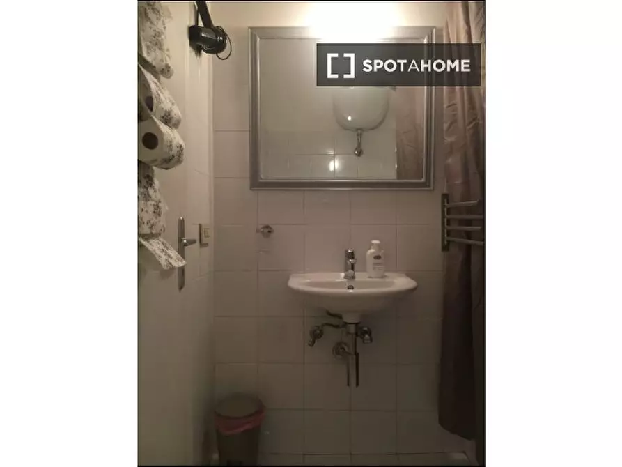 Immagine 8 di Ufficio in affitto  in Via di S. Bartolomeo de' Vaccinari a Roma