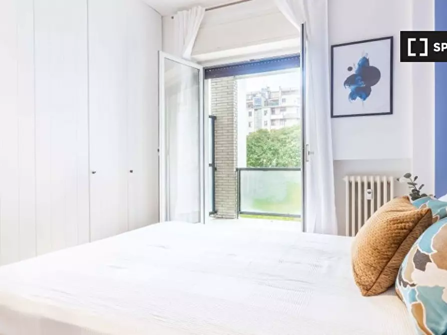 Immagine 4 di Camera condivisa in affitto  in Viale Teodorico a Milano