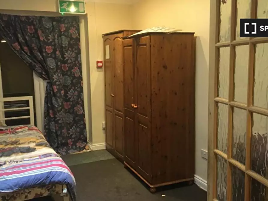 Immagine 3 di Camera condivisa in affitto  in Stanhope Heath a 