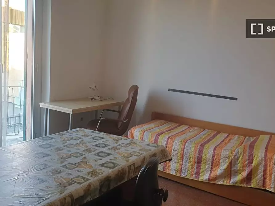 Immagine 2 di Camera condivisa in affitto  in Via S. Martino a Genova