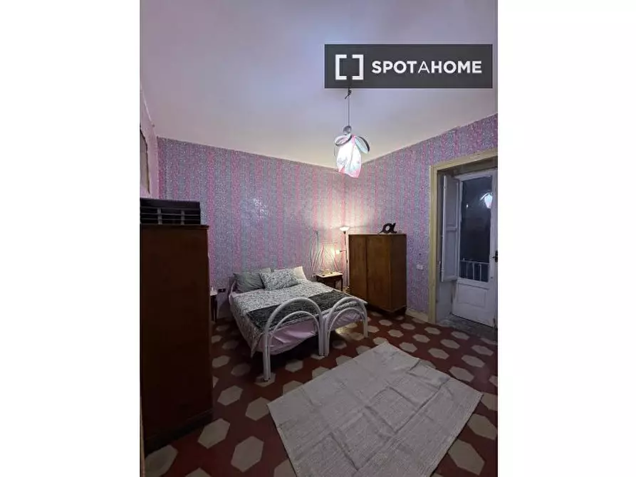 Immagine 18 di Camera condivisa in affitto  in Via Brombeis a Napoli