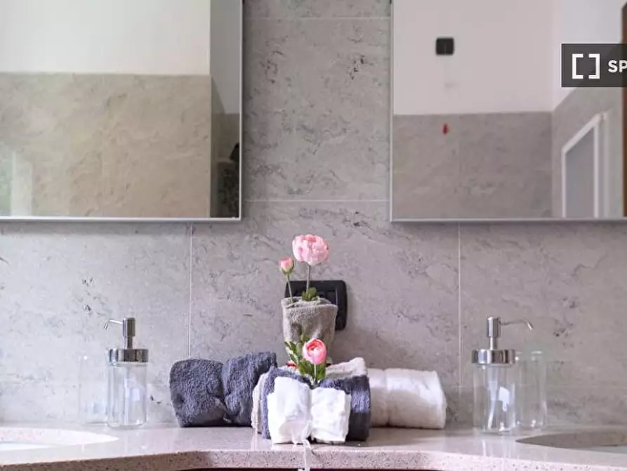 Immagine 9 di Camera condivisa in affitto  in Via Ippodromo Milan a Milano