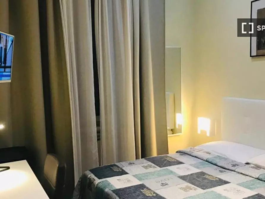 Immagine 1 di Camera condivisa in affitto  in via Carlo Emanuele a Roma