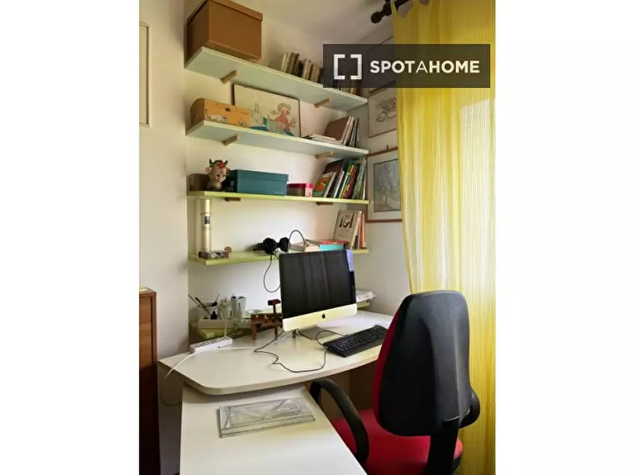 Immagine 2 di Camera condivisa in affitto  in Via Paolo Rosi a Roma