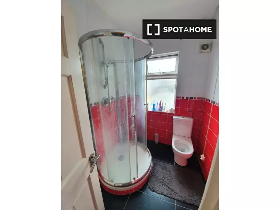 Immagine 13 di Camera condivisa in affitto  in Tenby Rd a Barking